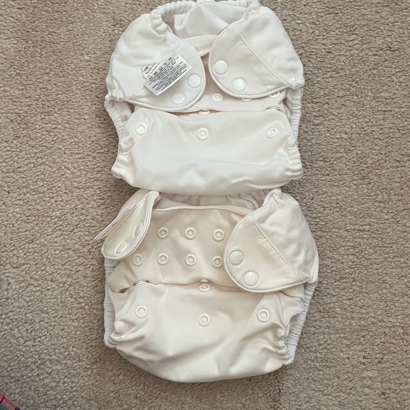 2 BumGenius reusable Baby Diapers - Picture 1 of 4